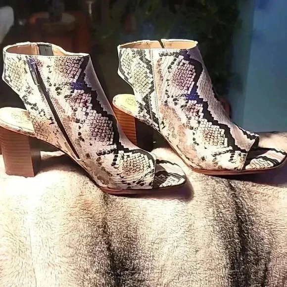Vince Camuto sandal bootie sz 10 - Picture 2 of 6